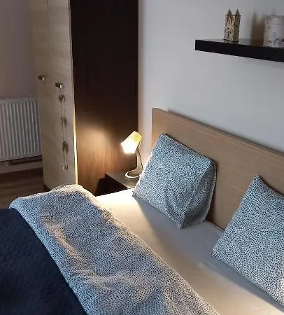 Marge's Cosy Old Town Nest *