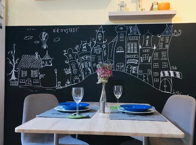 Marge's Cosy Old Town Nest