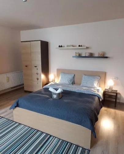 Marge's Cosy Old Town Nest *