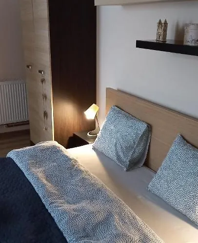 Marge's Cosy Old Town Nest *